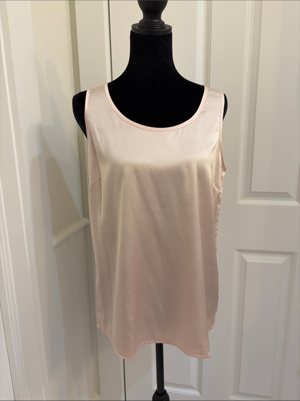 Satin Sleeveless Scoop Neck Tank - Blush Pink Size M New